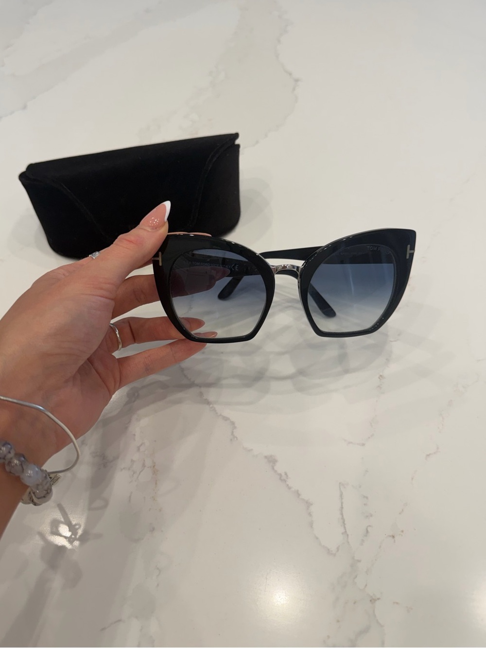 Authentic Tom Ford Oversized Cat Eye Sunglasses Black Gradient Lens